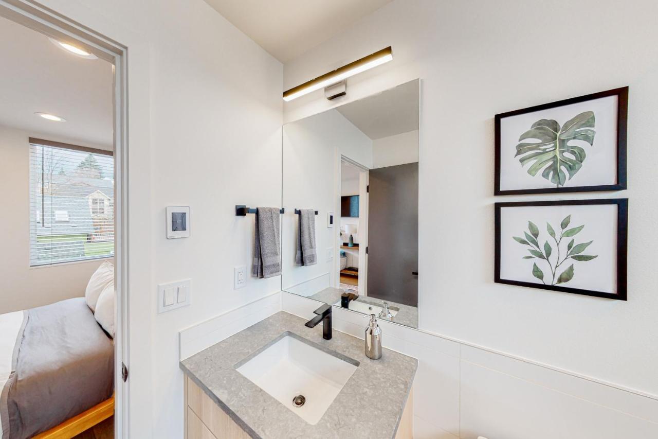 Northlake Nirvana Seattle Exterior photo
